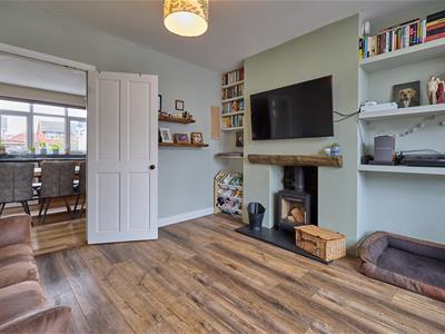 FRONT LOUNGE